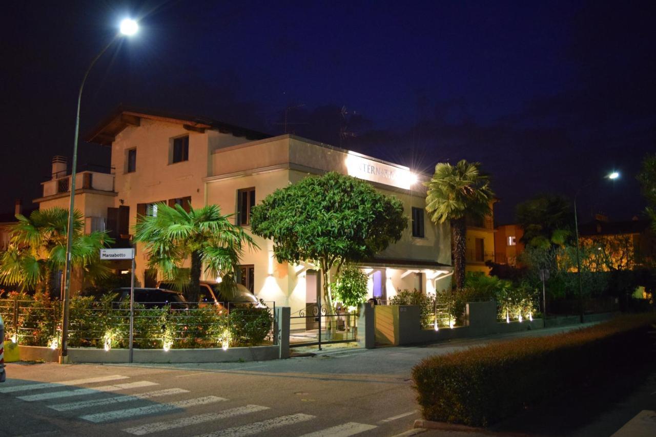 International Rooms & Apartments Sirmione Exterior photo