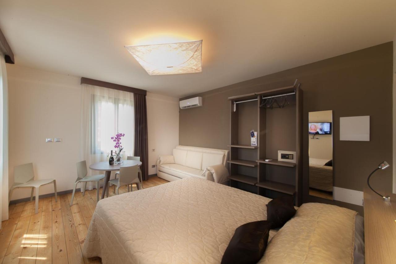 International Rooms & Apartments Sirmione Exterior photo