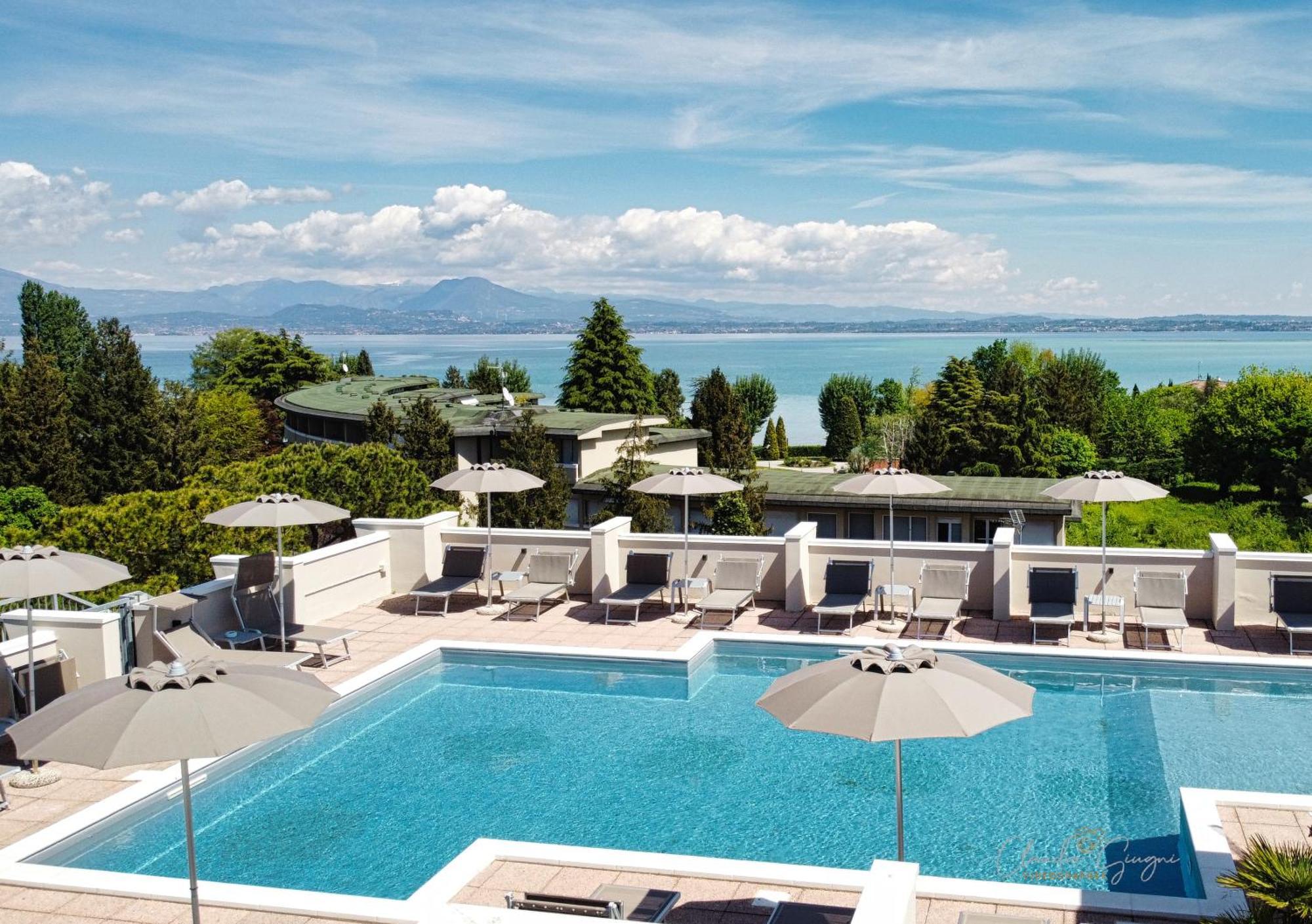 International Rooms & Apartments Sirmione Exterior photo